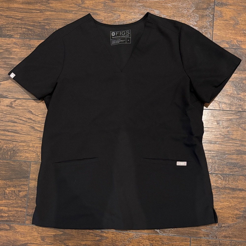 FIGS Casma Black Scrub Top